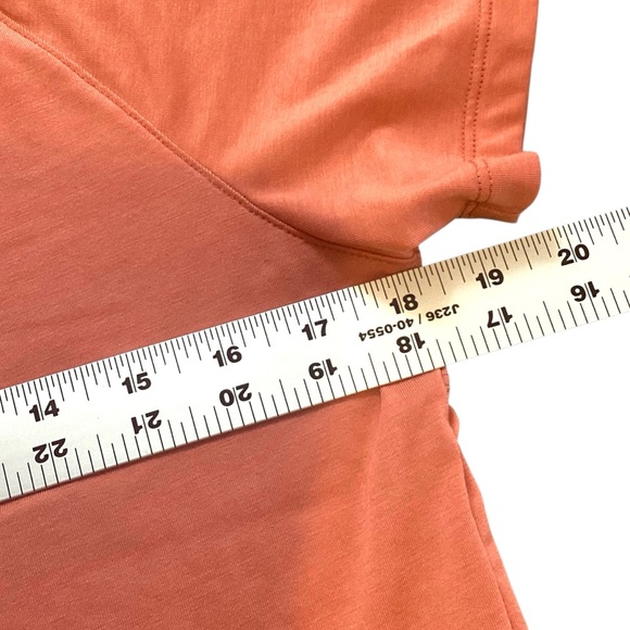 Columbia Pleat Back Short Sleeve Round Neck Active Top, Salmon Color - Small‎ - Picture 8 of 10